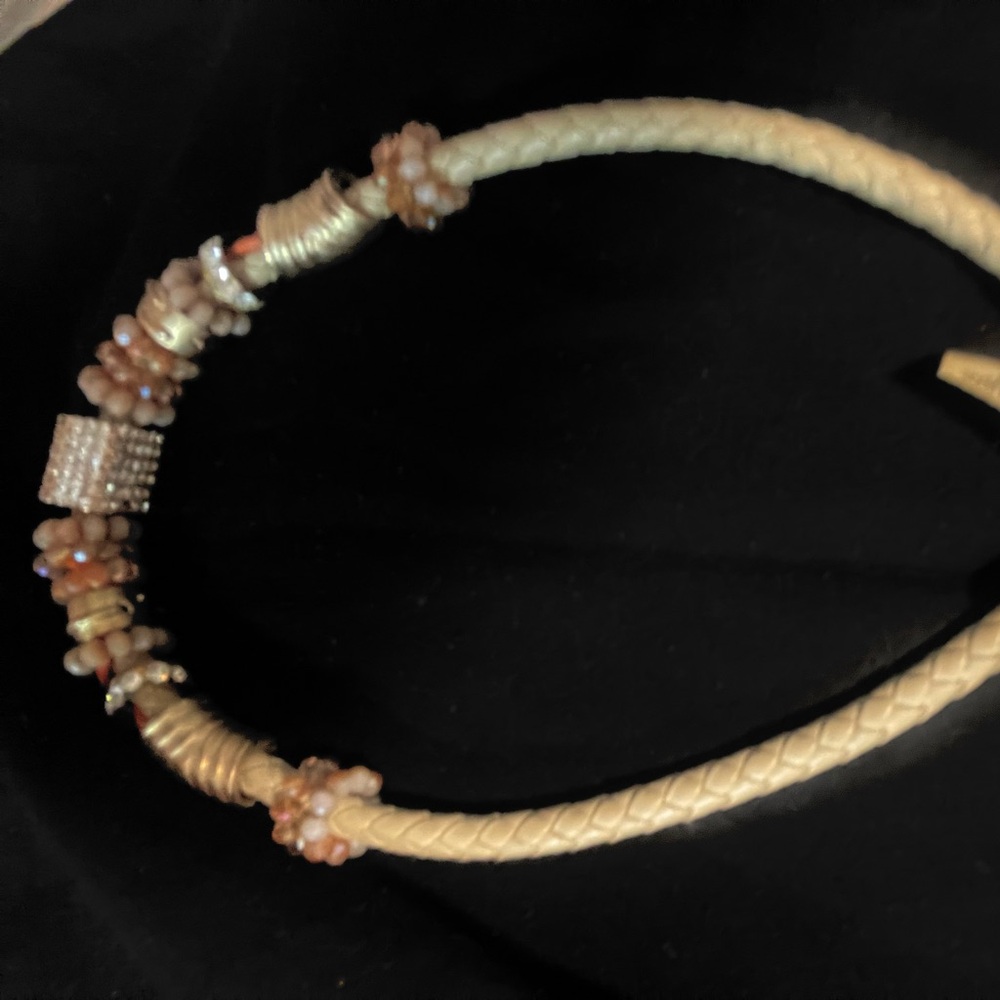 Coronet ladies necklace with adjustable clasp